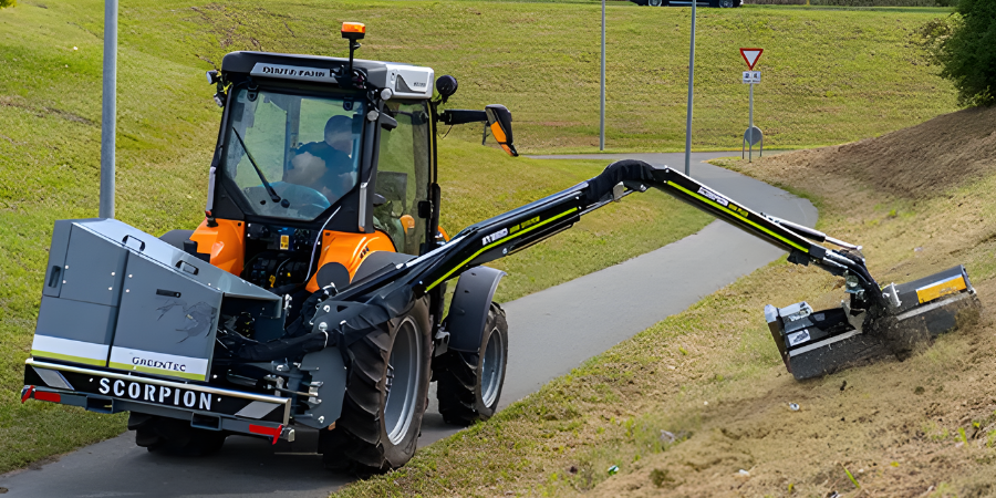 Scorpion 490 PLUS - en kompakt armklipper med lang rækkevidde og markant mere power og 4,9 meters rækkevidde.