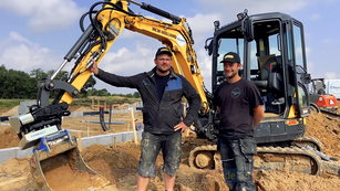 Ellesen ApS om New Holland E26c - Anker Bjerre A/S