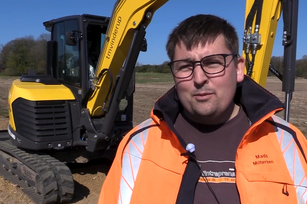 TM Entreprenørfirma om New Holland E60D fra Anker Bjerre A/S