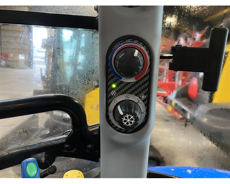 New Holland T4.95 Med frontlæsser