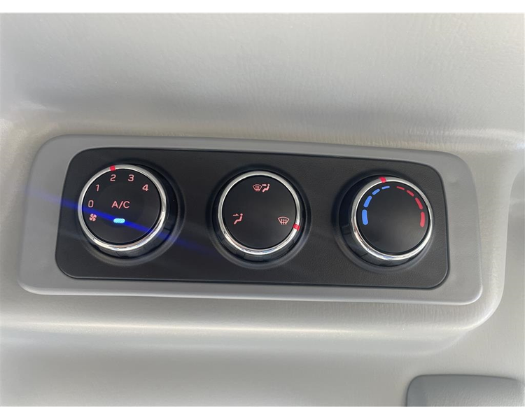 New Holland BOOMER 35 HST Cab - Flotation hjul