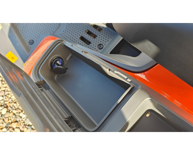 Husqvarna R200IX AWD Long Range model (dobbelt batteri)
