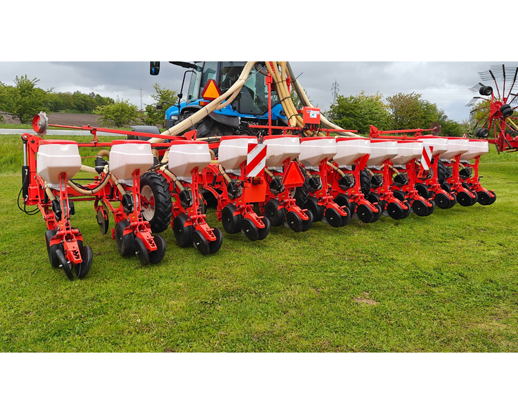 Maschio Gaspardo MANTA ISOTRONIC 12-75 XL Med fronttank