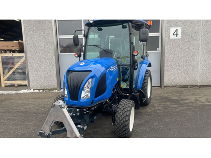 New Holland BOOMER 40 HST Inkl. Nesbo frontlift