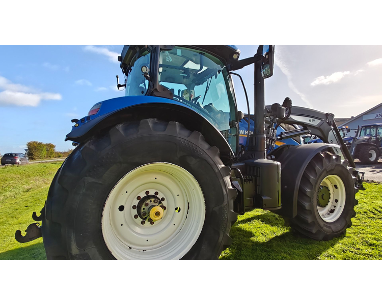 New Holland T7.260 med Quicke Q7M Frontlæsser