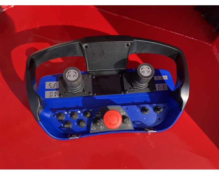 TP 270 PTO K med FTG 5,3m kran med fjernbetjent joystick.