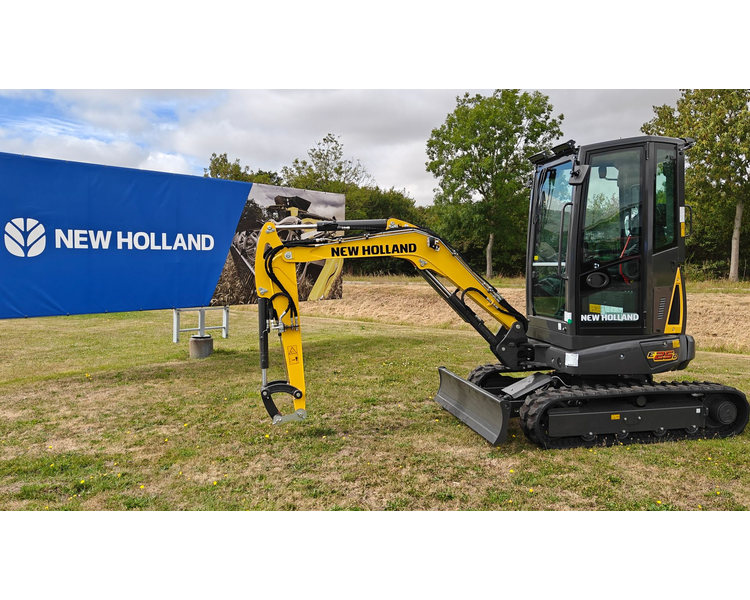 New Holland E25D