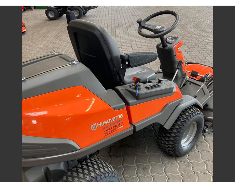 Husqvarna R418TsX AWD