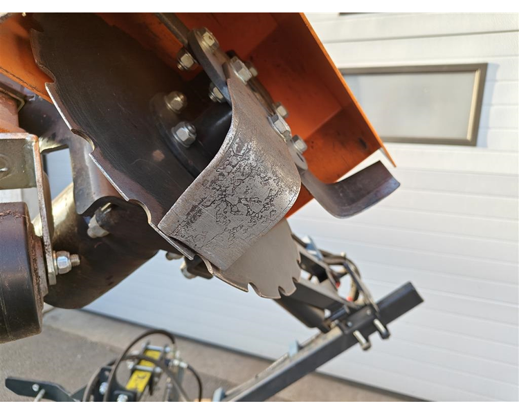 - - - Nesbo kantskærer, hydraulisk