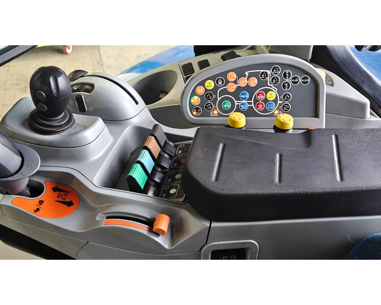 New Holland T7.220 Auto Command