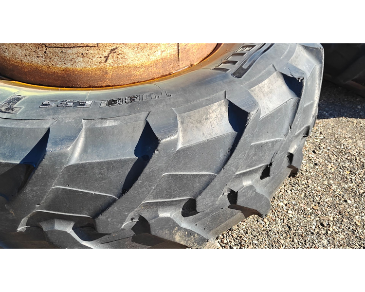 - - - 520/85 R38 XXX Inkl. 7 låse