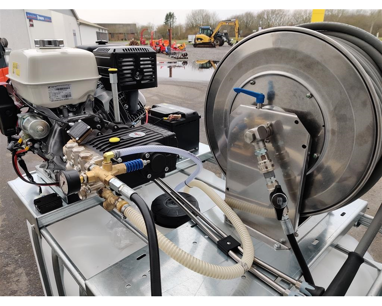 AB Mobil 220/20-600 Honda 13hk el-start inkl. 50 meter rustfri opruller