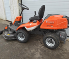 Husqvarna R 214T - 103cm klippebord OBS: inkl. 103cm klippebord