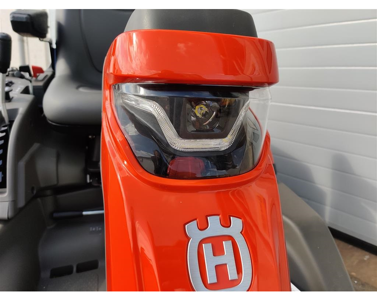 Husqvarna R418TsX AWD Inklusiv 112cm klippebord