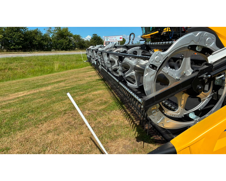 New Holland CR 11
