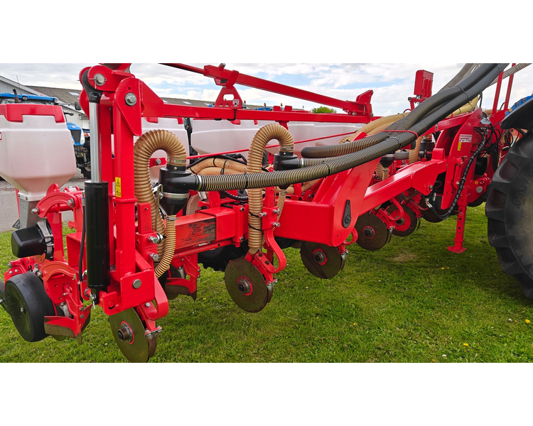 Maschio Gaspardo MANTA ISOTRONIC 12-75 XL inkl. fabriksny fronttank
