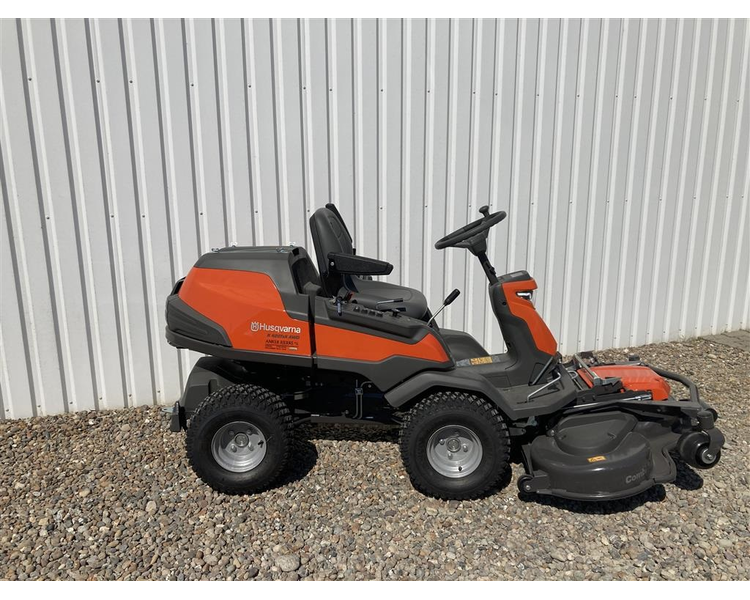 Husqvarna R 420TsX AWD Inkl. 122 cm klippebord / klippeaggregat