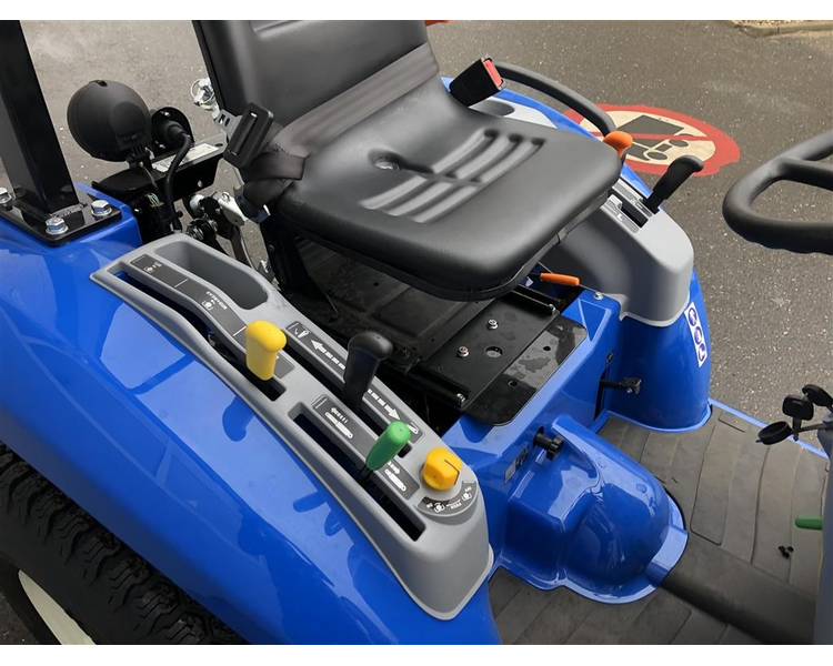 New Holland Boomer 25