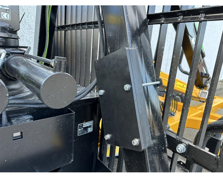 FTG-Moheda M101 med M41T kran