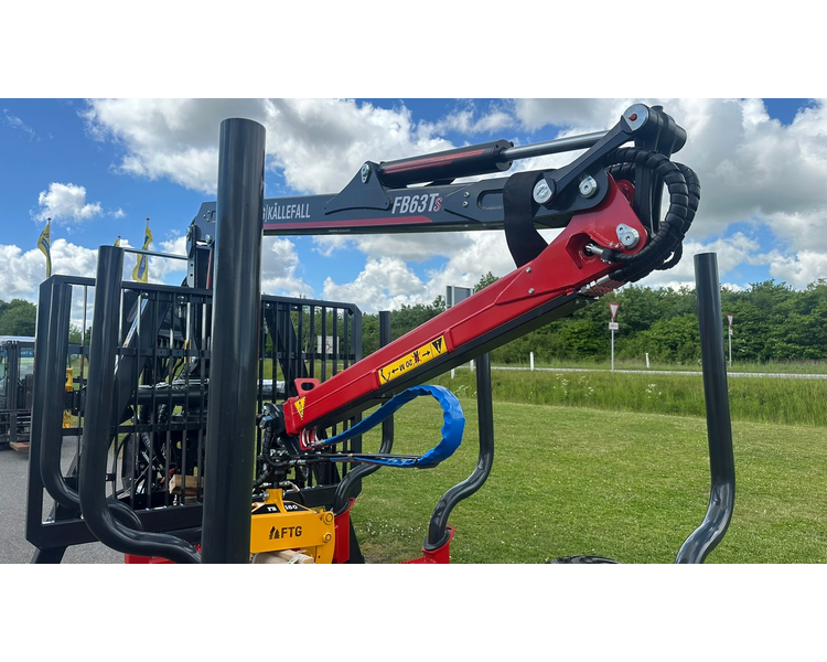 FTG-Källefall FB90 / FB63Ts FTG FB90 skovvogn med 63m kran