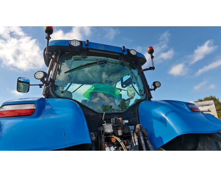 New Holland T7050 AUTO COMMAND