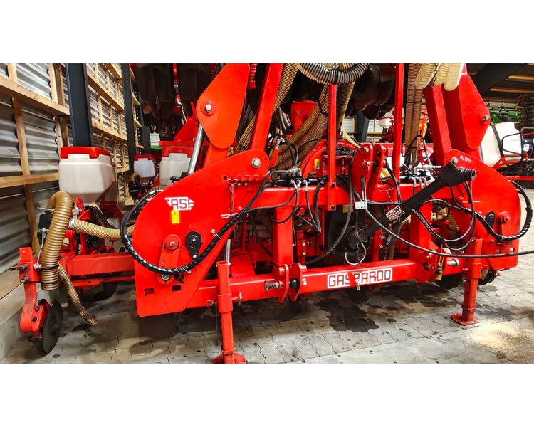 Maschio Gaspardo MANTA ISOTRONIC 12-75 XL Med fronttank
