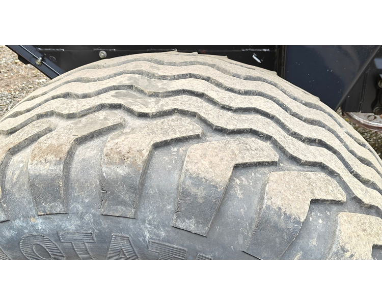 New Holland RB 180  super feed
