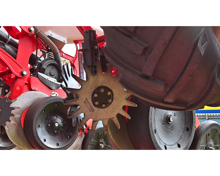 Maschio Gaspardo Mirka Isotronic 8
