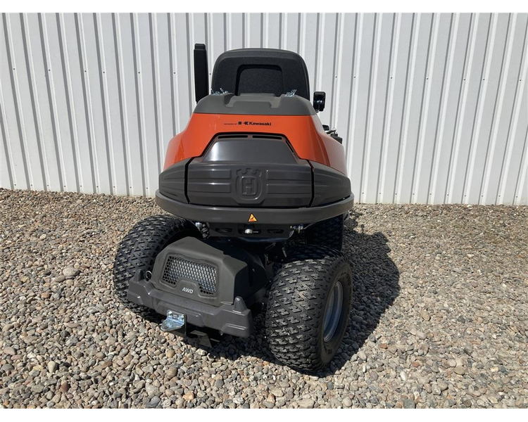 Husqvarna R 420TsX AWD Inkl. 122 cm klippebord / klippeaggregat