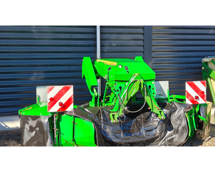 John Deere 131 frontskårlægger