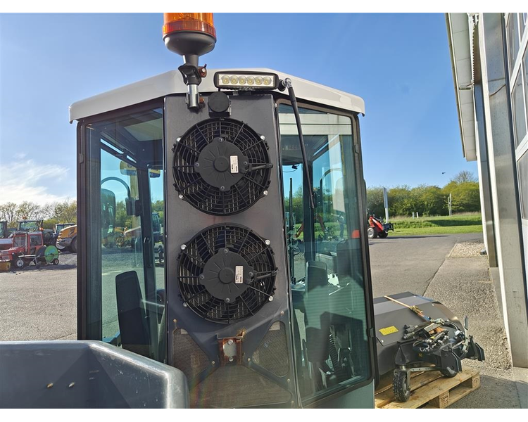 Timan 3330 4WD MEGET PÆN STAND - KOST; V-PLOV, SPREDER