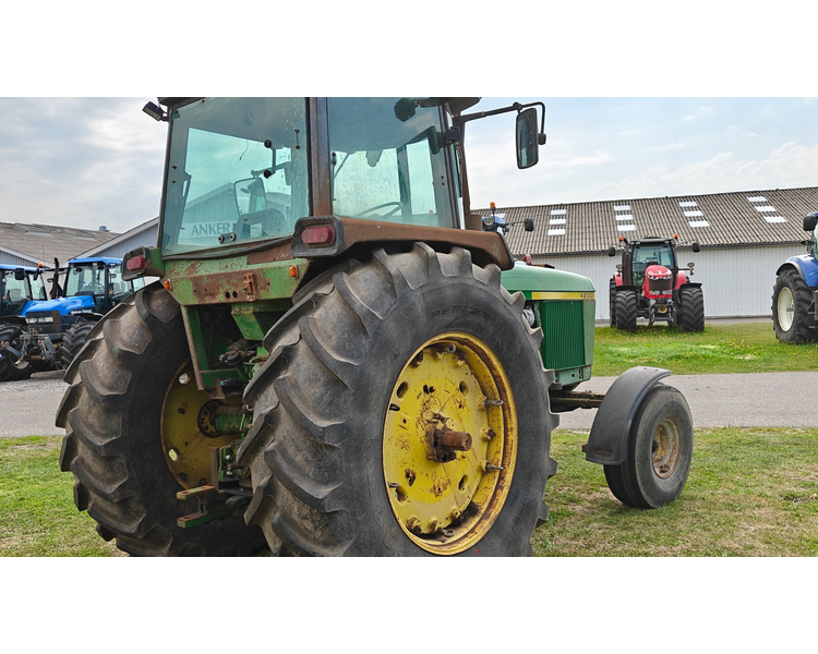 John Deere 4230