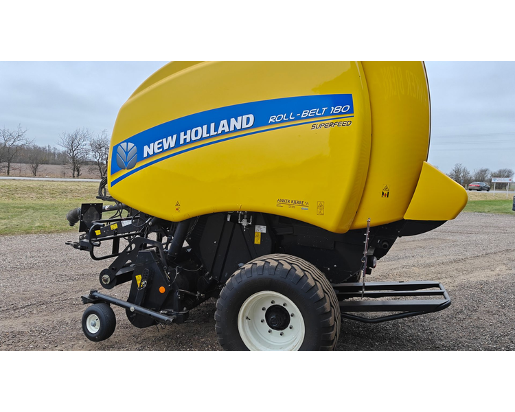 New Holland Roll-Belt 180 Superfeed