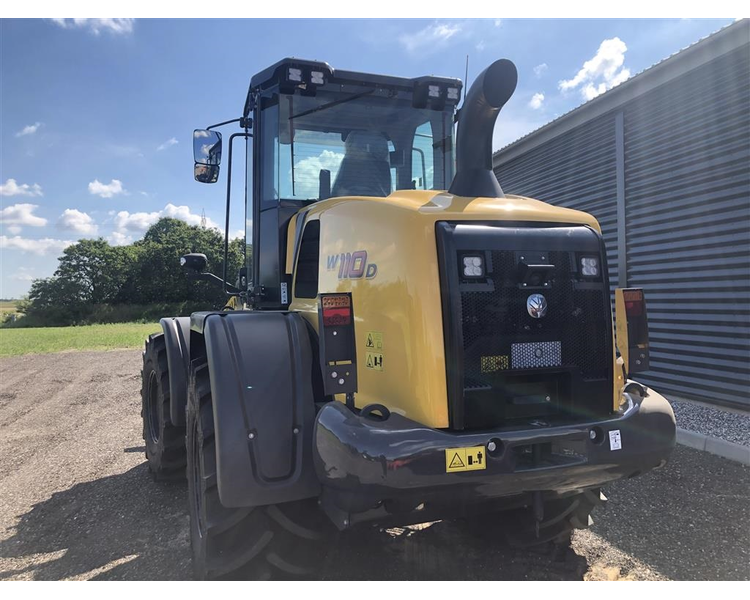 New Holland W110D LR