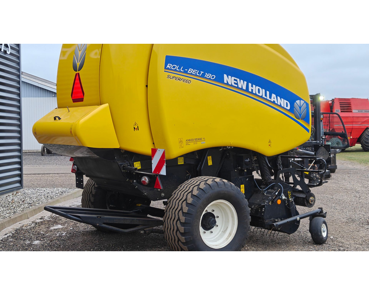 New Holland Roll-Belt 180 Superfeed