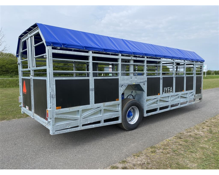 Jyfa 8 mtr. med hydr. Kreaturvogn