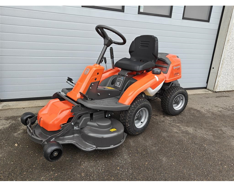 Husqvarna R 214T - 103cm klippebord OBS: inkl. 103cm klippebord