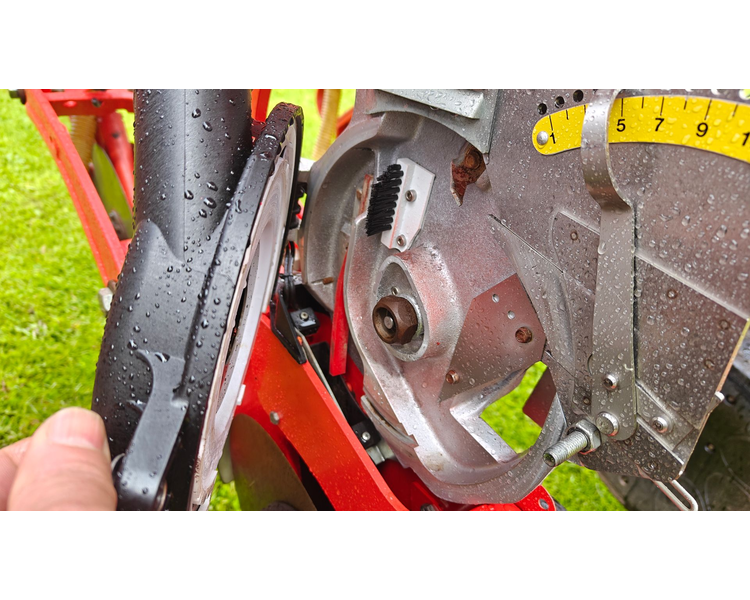 Maschio Gaspardo MANTA ISOTRONIC 12-75 XL Med fronttank