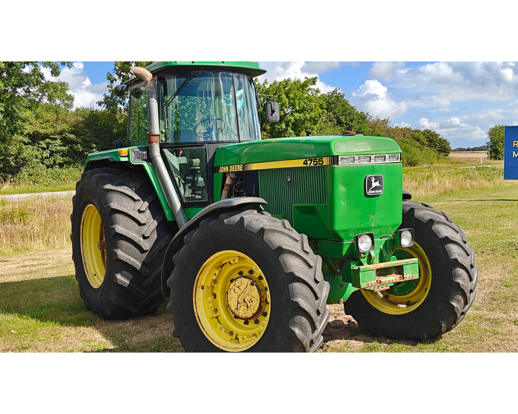 John Deere 4755