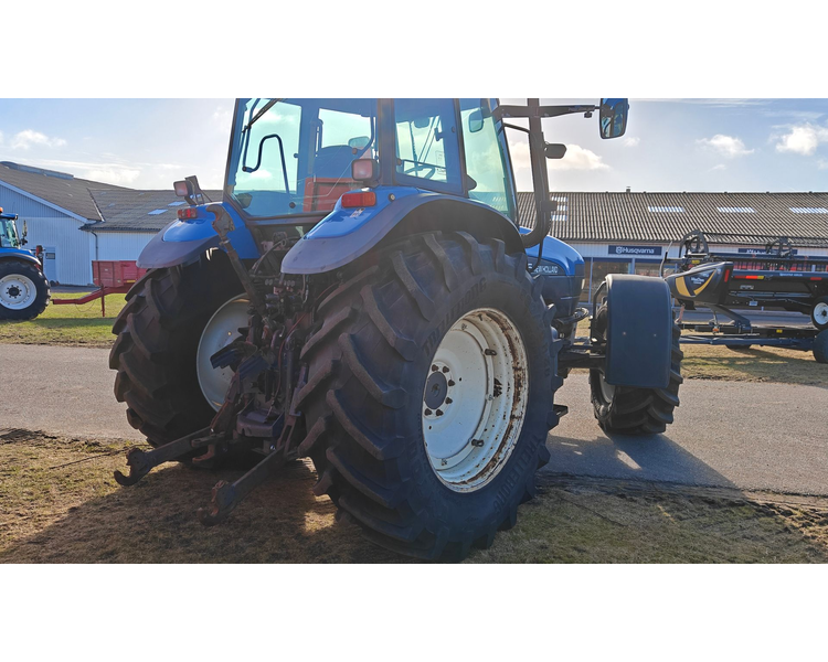 New Holland TM 165