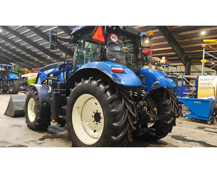 New Holland T7.175 AC !!! På vej ind !!!