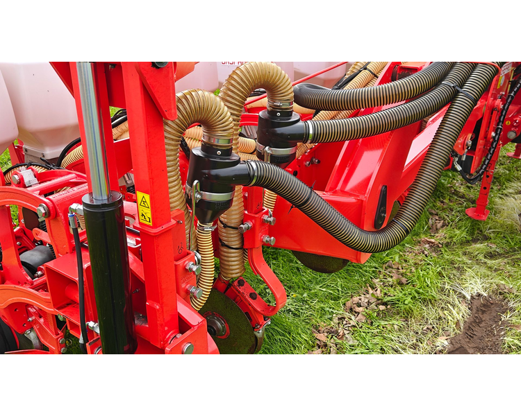 Maschio Gaspardo MANTA ISOTRONIC 12-75 XL inkl. fabriksny fronttank
