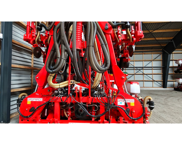 Maschio Gaspardo MANTA ISOTRONIC 12-75 XL inkl. fabriksny fronttank