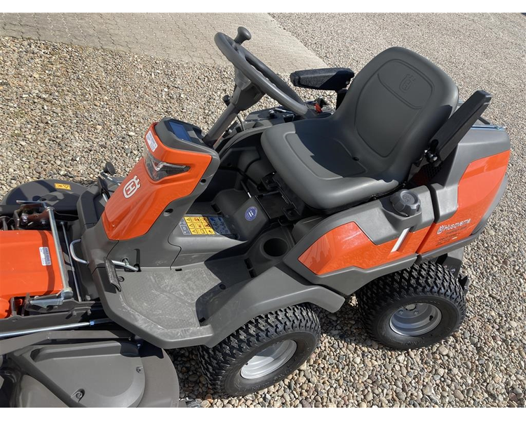 Husqvarna R 420TsX AWD Inkl. 122 cm klippebord / klippeaggregat