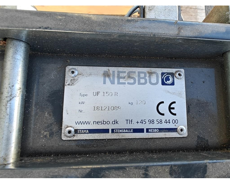 - - - Nesbo kantskærer, hydraulisk