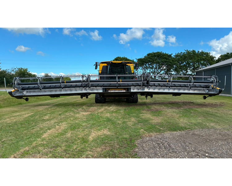 New Holland CR 11