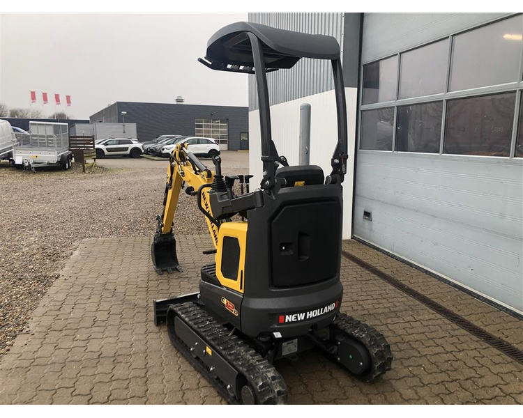 New Holland E12D new holland nye minigraver på vej hjem
