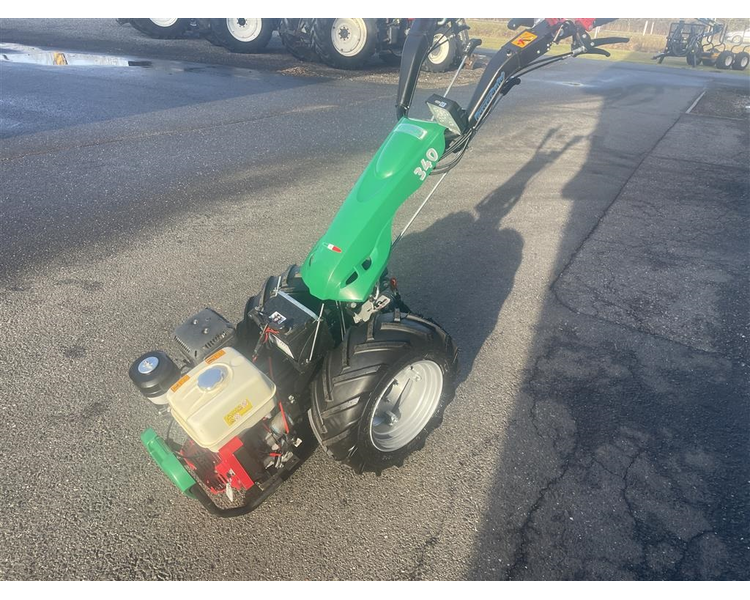 Ferrari 340 benzin 11 HK. Elstart, brede hjul og lyskit