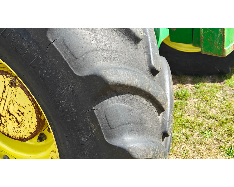 John Deere 4755
