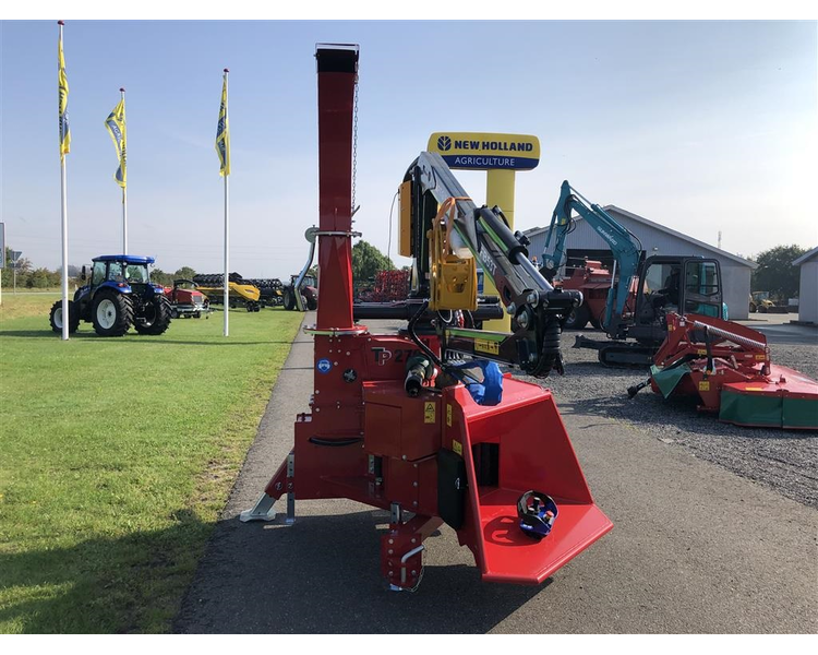 TP 270 PTO K med FTG 5,3m kran med fjernbetjent joystick.